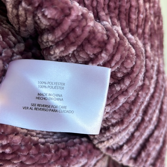 OVIS Mauve Chenille V Neck Sweater - Picture 12 of 13